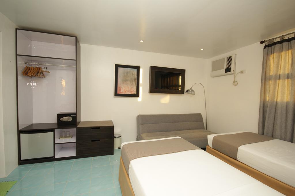 Balabag  Bluewaves Westcliff Villa מראה חיצוני תמונה