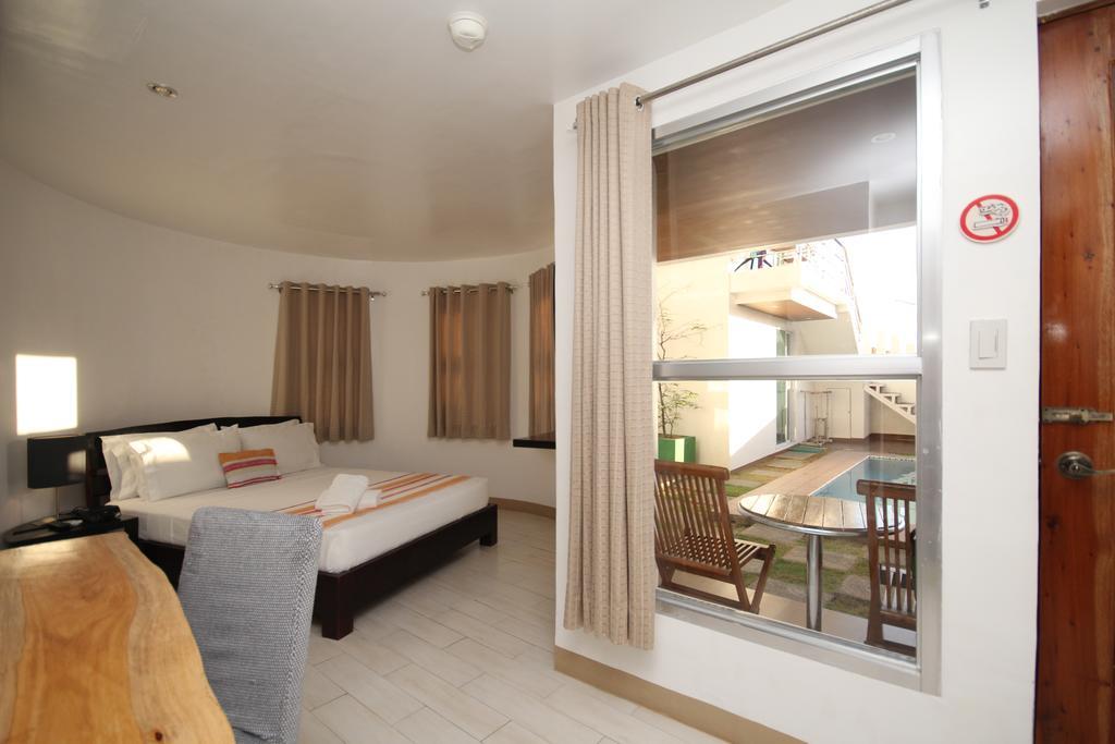 Balabag  Bluewaves Westcliff Villa מראה חיצוני תמונה