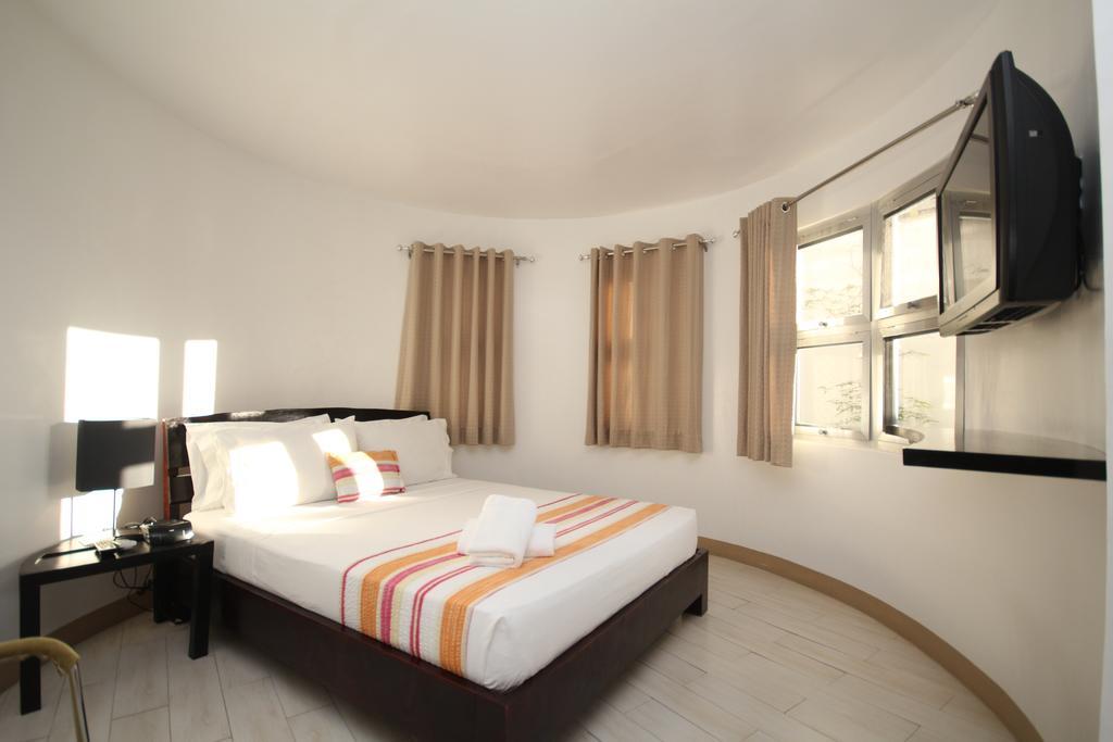 Balabag  Bluewaves Westcliff Villa מראה חיצוני תמונה