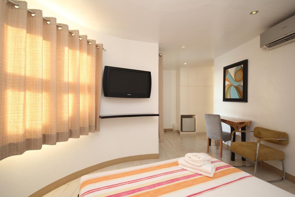 Balabag  Bluewaves Westcliff Villa מראה חיצוני תמונה